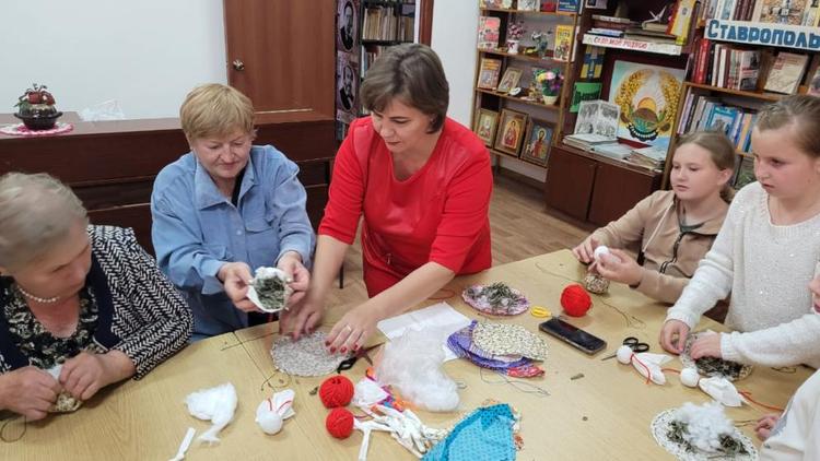 В Новоалександровском округе открыли арт-студию «Родные традиции»