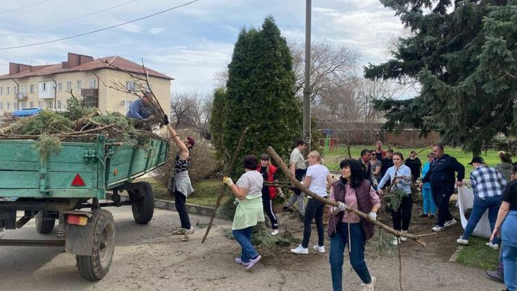 В Труновском округе Ставрополья провели субботник