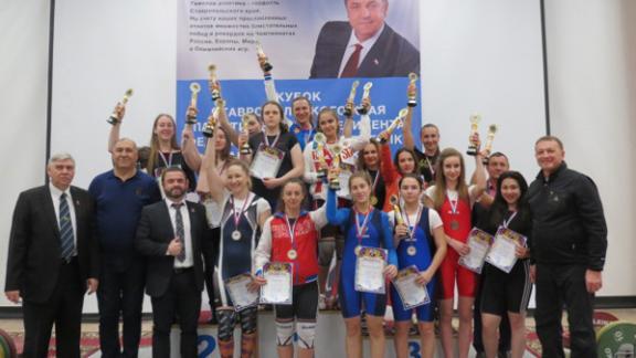 Кубок края разыграли тяжелоатлеты в Солнечнодольске