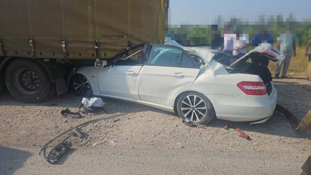 В Предгорном округе двое пострадали в ДТП с большегрузом на стоянке