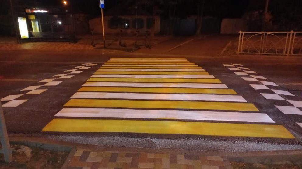 Более 8 тысяч квадратных метров разметки обновят возле школ Ставрополя