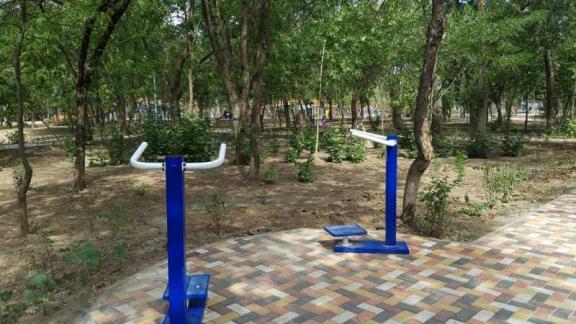 В Будённовске завершают благоустройство парка Борцов Революции