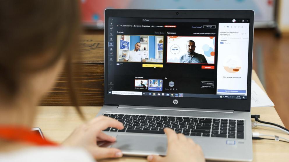 Участники молодёжного форума «Машук» встретились с Дмитрием Судаковым