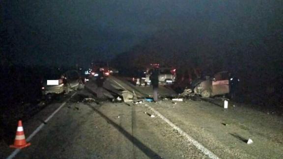 Лобовое столкновение машин унесло жизни двух человек на Ставрополье