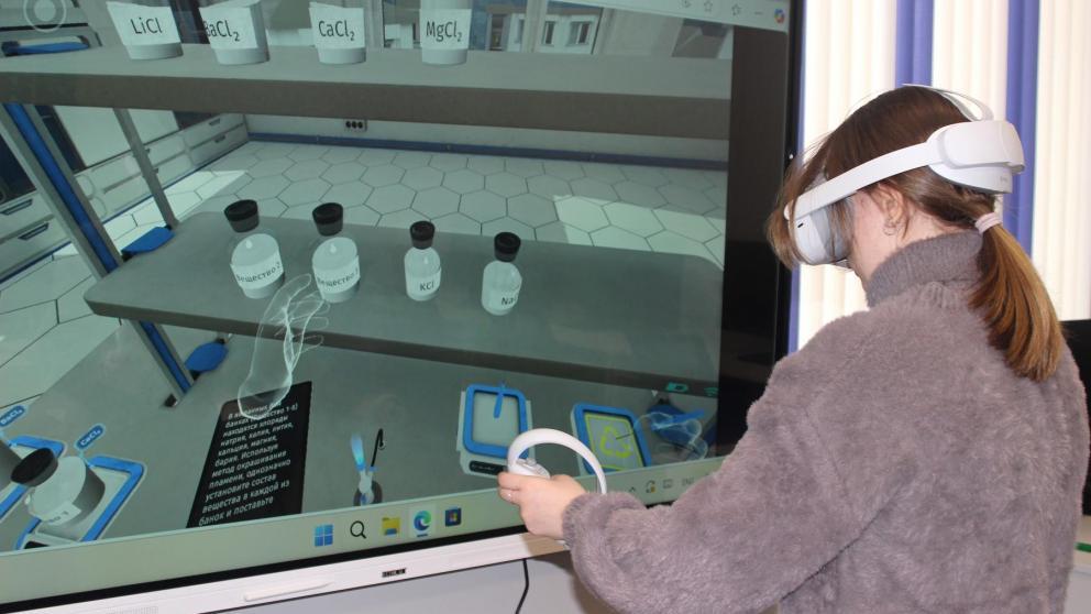 На Ставрополье студенты химического кластера занимаются в VR-лаборатории