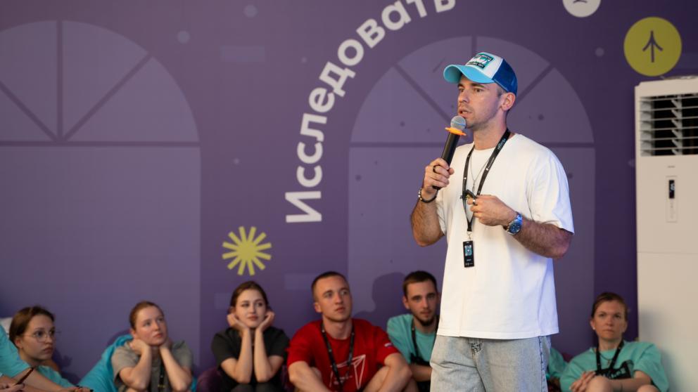 Дмитрий Аверьянов преподал машуковцам урок ораторского мастерства