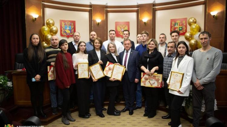 В Ставрополе наградили лучших профессионалов рабочих специальностей