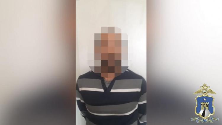 Устроившие застолье на кладбище Зеленокумска напали на полицейских