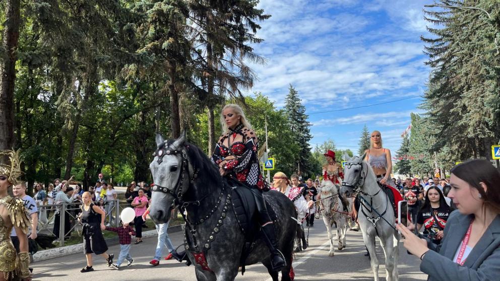 Цирковая кавалькада в Кисловодске собрала 50 тысяч зрителей