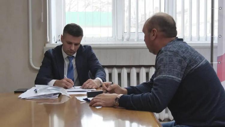 Глава Кочубеевского округа провел приём граждан по личным вопросам