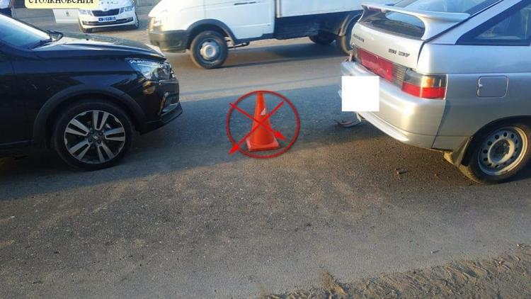 В Минеральных Водах столкнулись две отечественные легковушки