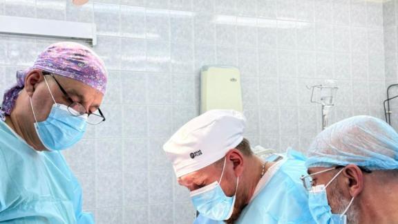 На Ставрополье анонсировали эндопротезирование и помогли мальчику с деформацией руки