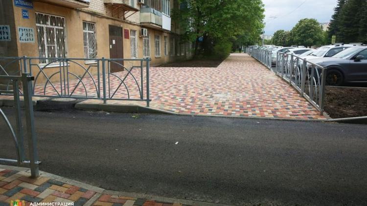 Тротуар по улице Тельмана отремонтировали в Ставрополе
