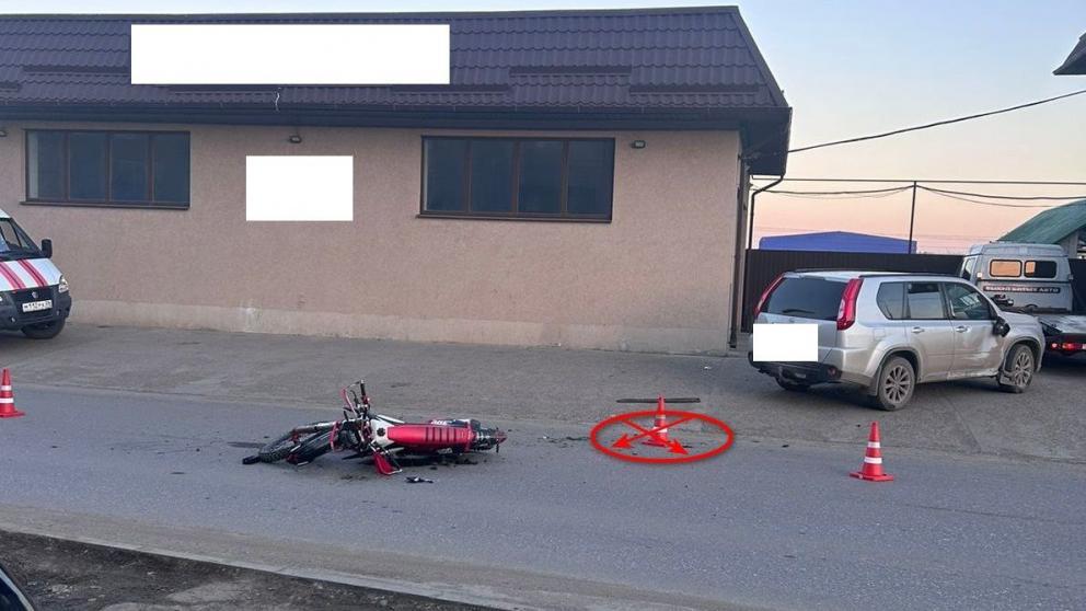 В Минеральных Водах машина сбила мужчину на гоночном мотоцикле