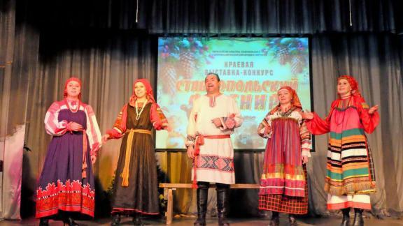 Более 500 работ представили на выставке ставропольских сувениров