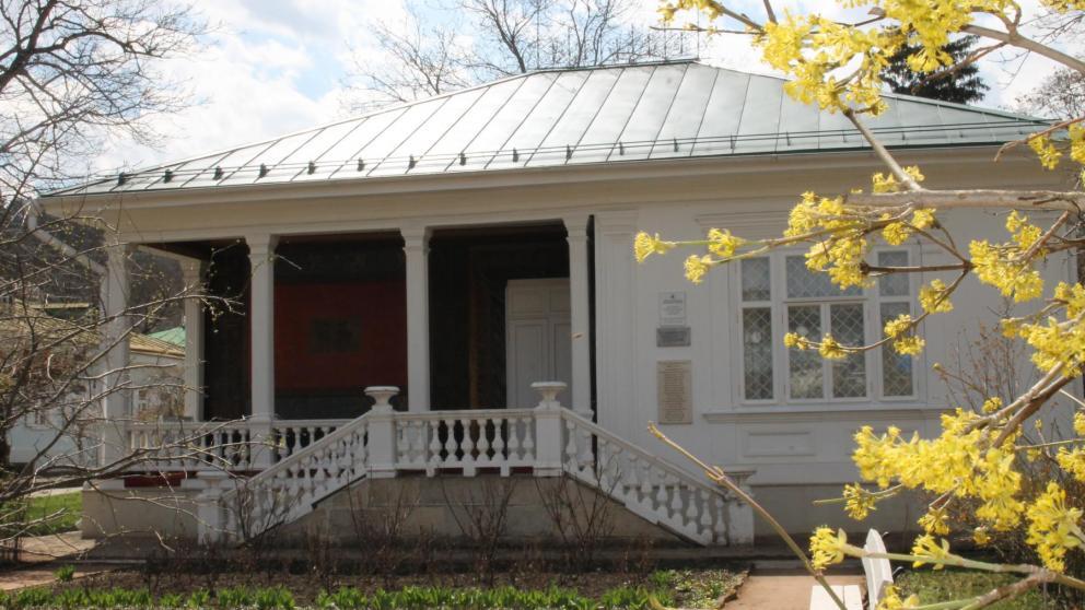 В Кисловодске на территории усадьбы художника Ярошенко заложили яблоневый сад