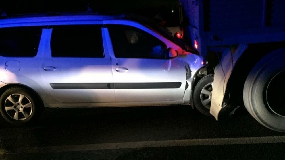 «КамАЗ» столкнулся с «Ладой» на трассе около Ставрополя