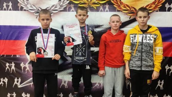 Кикбоксеры из Кисловодска завоевали 14 медалей на чемпионате и первенстве в Ставрополе