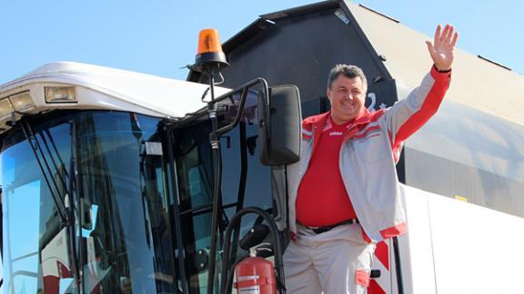 Экс-губернатор Ставрополья Александр Черногоров в 45-й раз сел за штурвал комбайна в свой день рождения