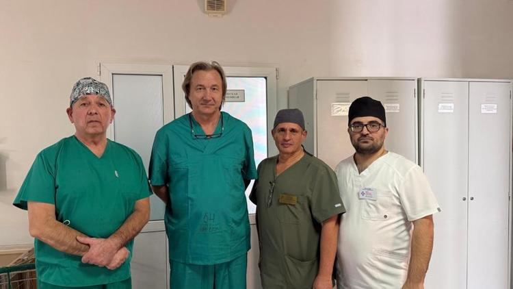 Мировой хирург провёл уникальную операцию на лёгком ребёнку в Ставрополе