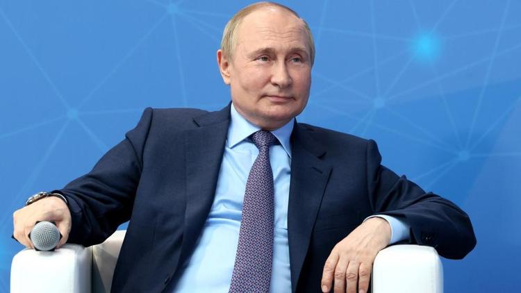 Президент РФ встретился с молодыми предпринимателями, инженерами и учеными