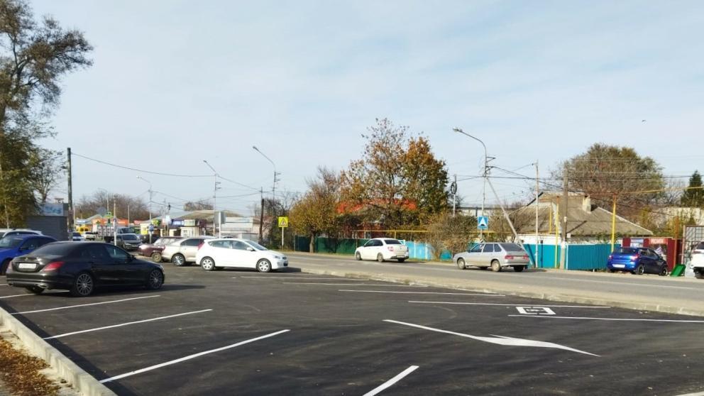 В Новоалександровском округе Ставрополья для посетителей больницы обустроили парковку