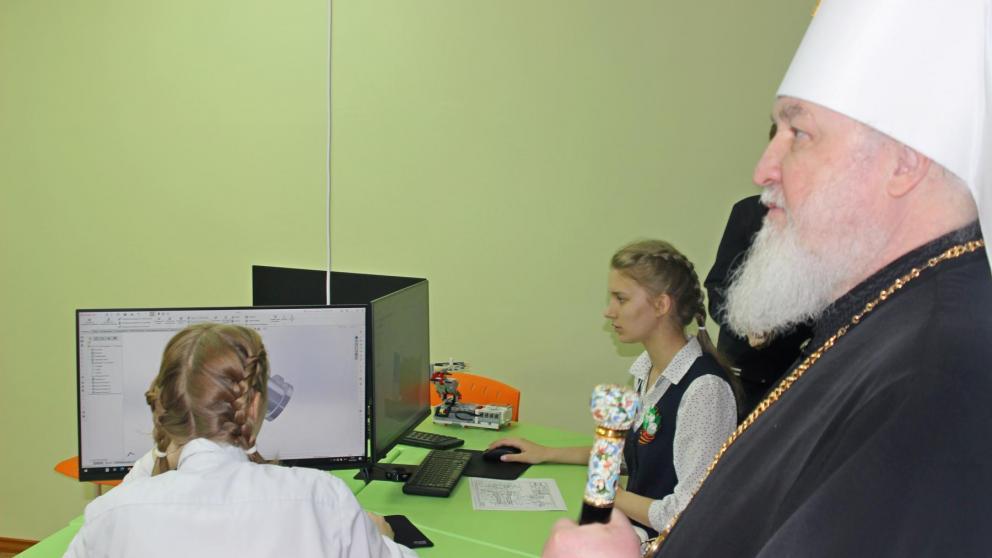 Воспитанники православной гимназии Невинномысска изучают основы робототехники