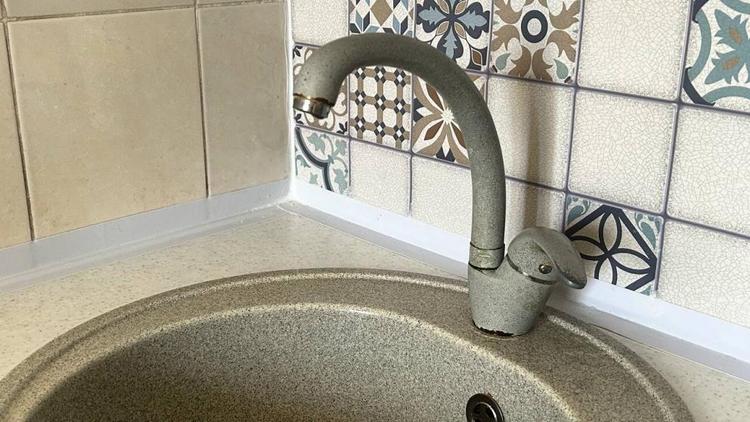 В Светлограде на улице Кузнечной под отключение воды попали 30 абонентов