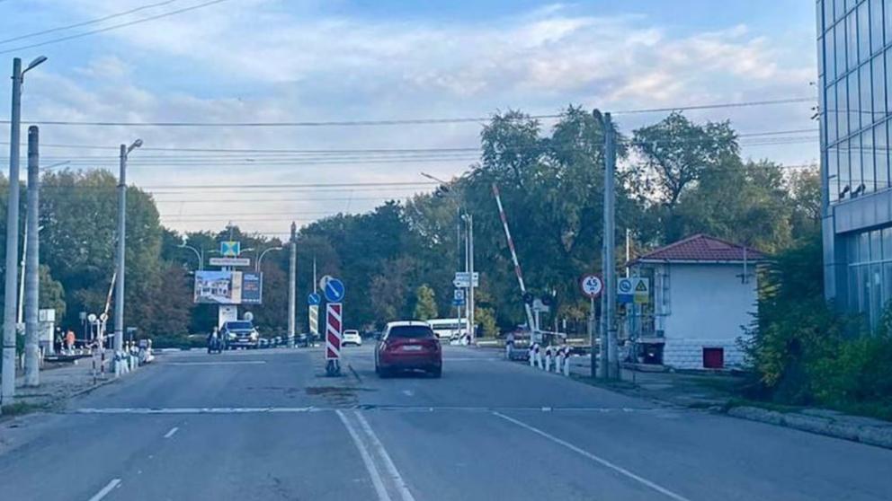 Жителей Ессентуков предупредили об ограничении движения через железнодорожный переезд