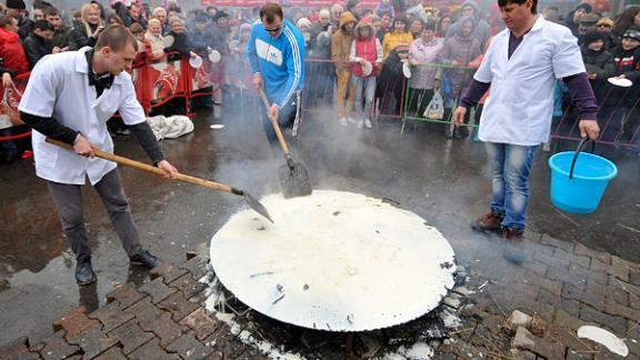 2-х метровое чучело и блины – праздник Масленицы в Ставрополе удался