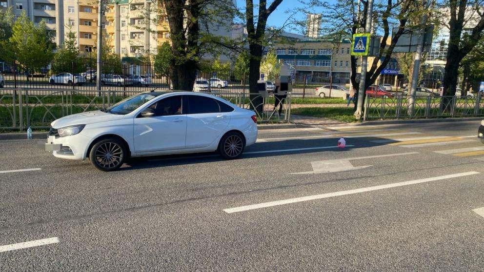 Водитель автомобиля сбил девушку на пешеходном переходе в Ставрополе