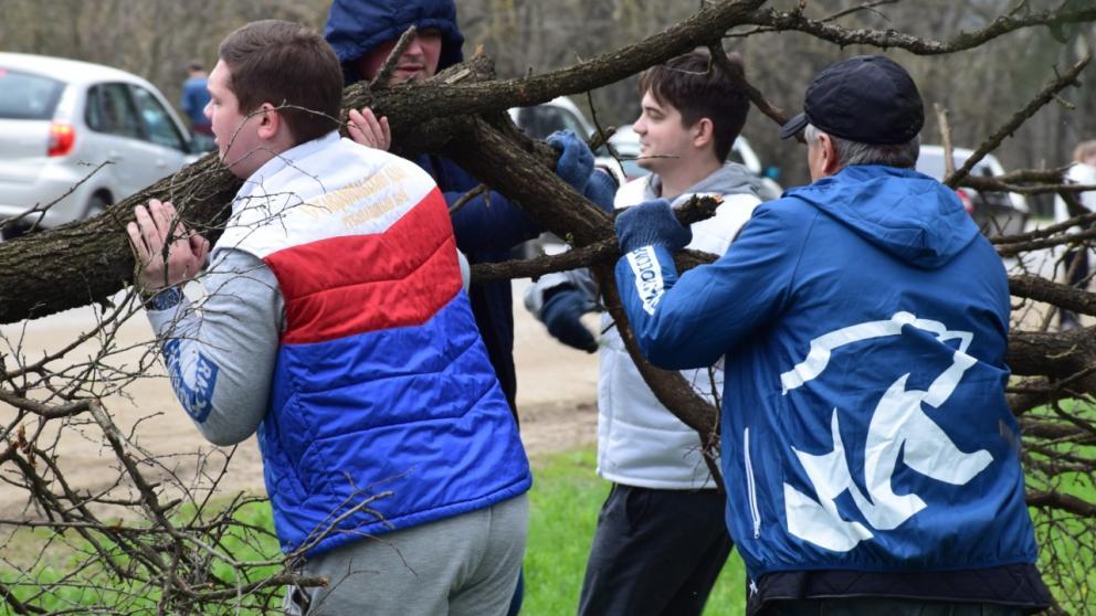 На Ставрополье волонтёры присоединились к Всероссийскому субботнику