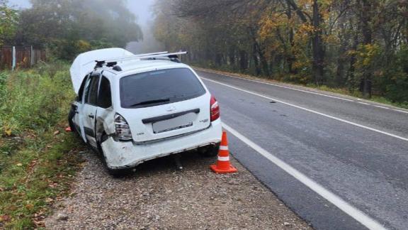 В Предгорном округе начинающий водитель выехал за пределы дороги