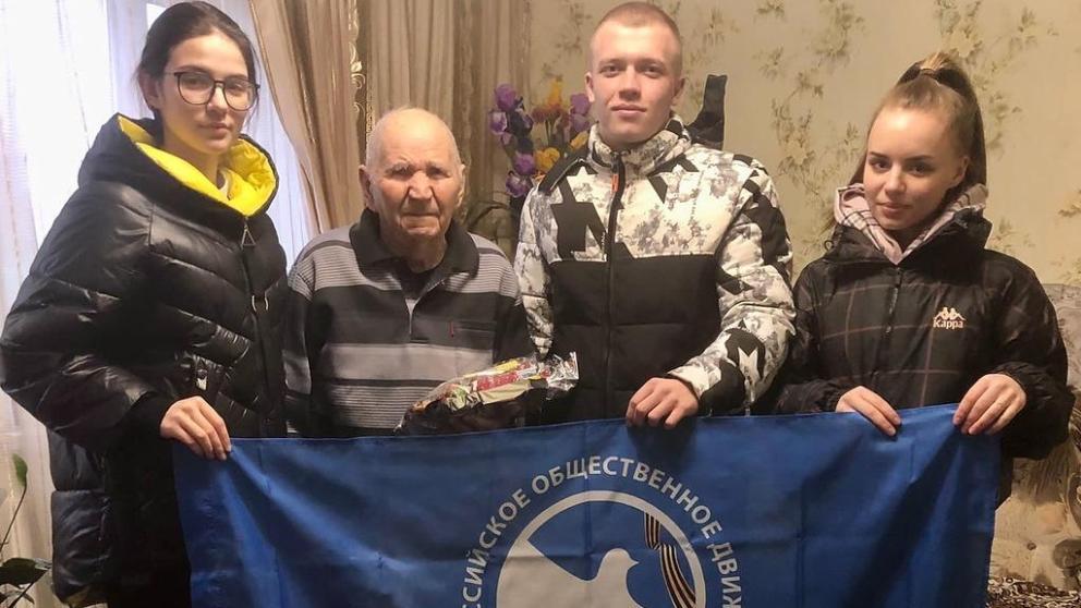 В Труновском округе Ставрополья пожилых людей поздравили с наступающим Новым годом