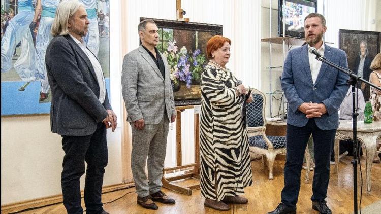 В Ставропольском краевом музее изоискусств юбилейный вернисаж
