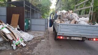 В Ессентуках неизвестный оставил два навала мусора на улицах города