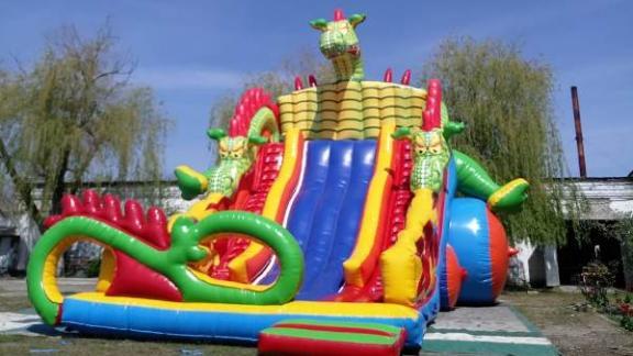 В георгиевской колонии заключенные смастерили Змея Горыныча