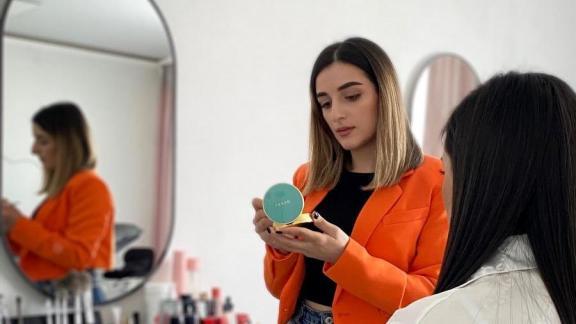 Визажист в Кировском округе Ставрополья открыла салон благодаря соцконтракту