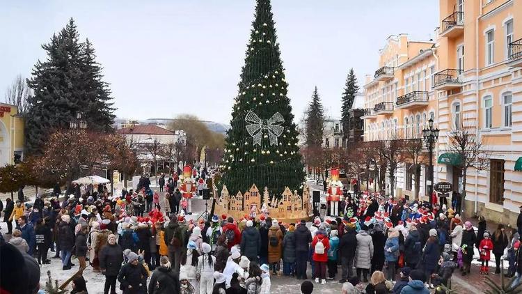 В Кисловодске не будут покупать новогодние украшения