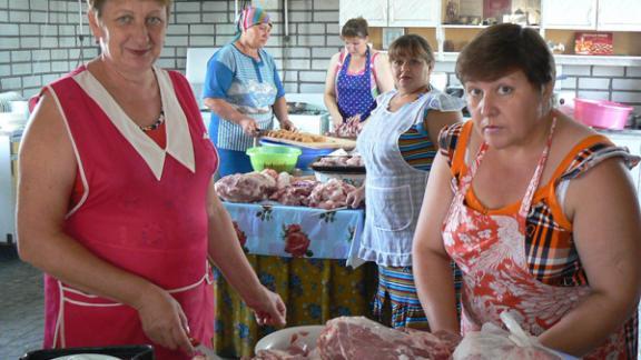 Заботу о работниках в поле проявляют повара