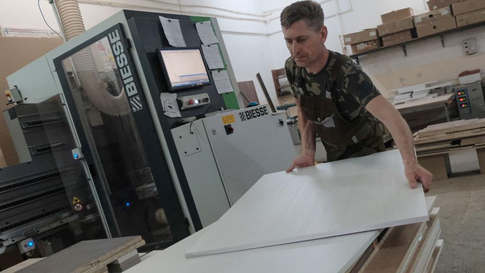 Ставропольское мебельное предприятие переходит на отечественные комплектующие