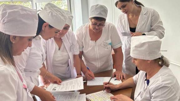 На Ставрополье студенты-медики проходят практику в райбольнице