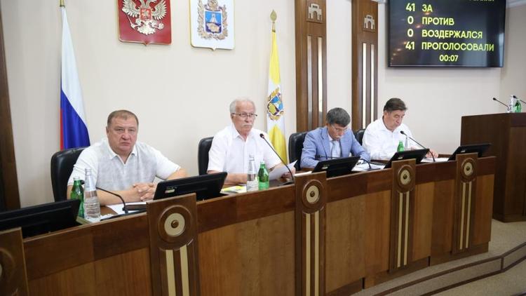 Депутаты Ставрополья внесли изменения в краевой закон о выплатах контрактникам