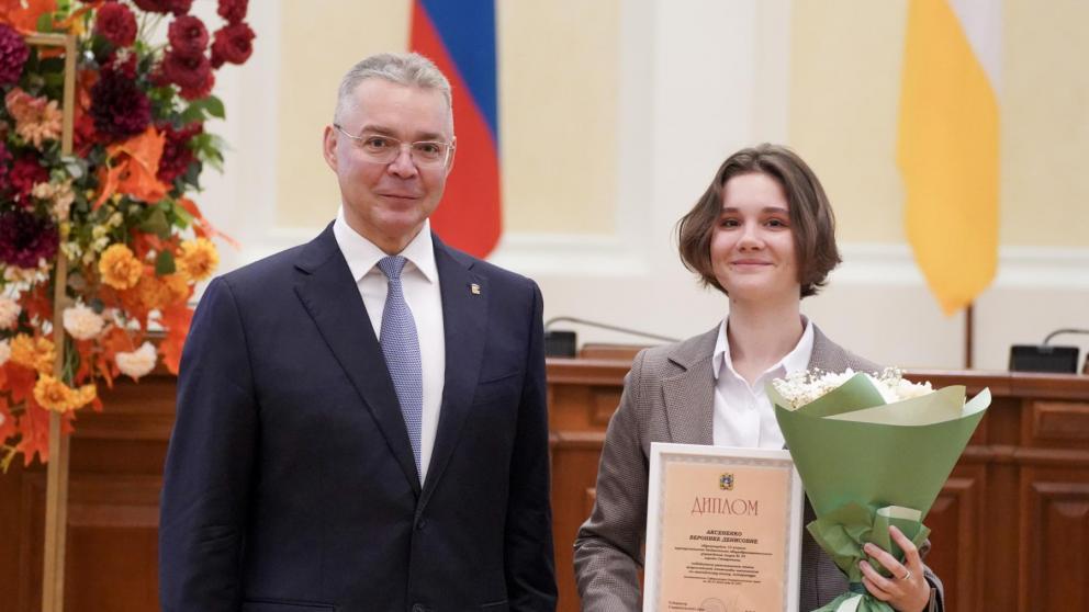 Губернатор Ставрополья наградил победителей всероссийской олимпиады школьников