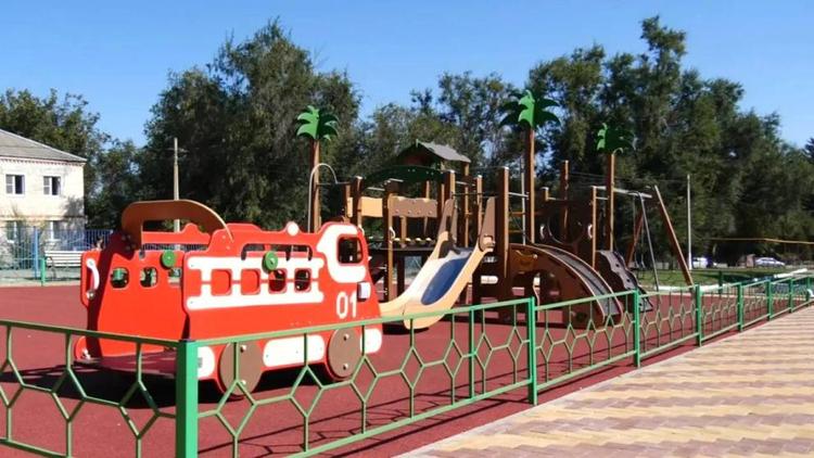 В станице Георгиевской обустроили детский игровой комплекс