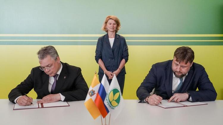 Губернатор Ставрополья подписал соглашение о сотрудничестве по развитию лизинга