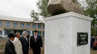 В честь туркменского поэта Махтумкули Фраги состоялись торжества в Эдельбае