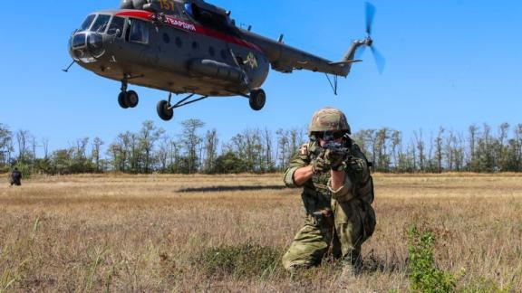На Ставрополье отработали элементы десантирования с борта вертолёта Ми-8
