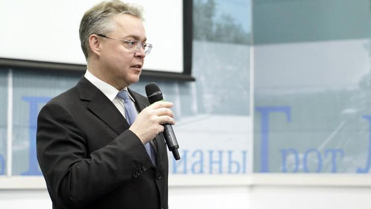 Власти Ставрополья поздравили соцработников с профессиональным праздником