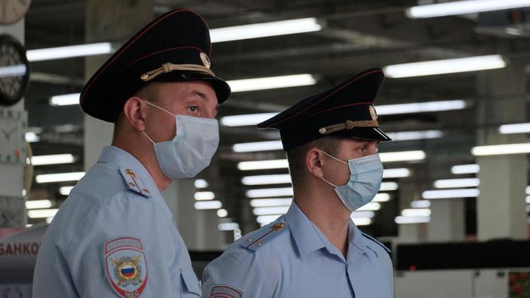 Житель Ессентуков по ошибке влез в чужую машину и украл из неё кошелёк